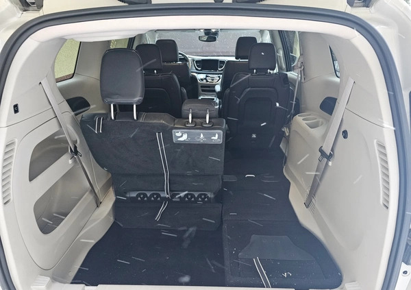 Chrysler Pacifica cena 210330 przebieg: 43351, rok produkcji 2021 z Mirsk małe 529